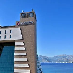 5* Szálloda Ramada Plaza